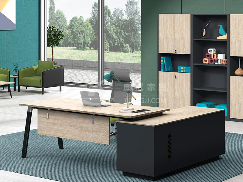 闆(ban)式經(jīng)(jing)理(li)槕(zhuo)-18