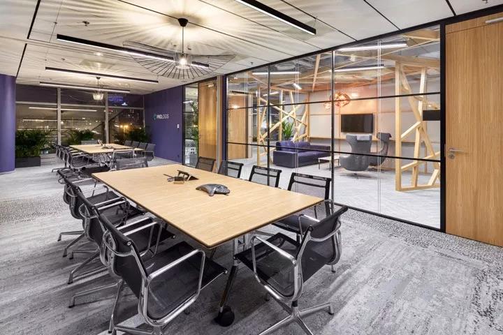 簡約(yue)實(shí)(shi)用(yong)辦公傢具，定義現(xiàn)(xian)代時(shí)尚新(xin)潮流(liu)！