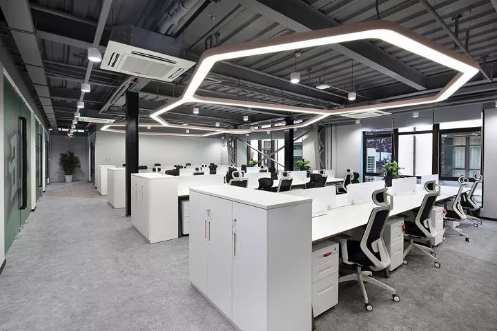 辦公室傢(jia)具中不(bu)可忽視的(de)人(ren)體(ti)工程(cheng)學