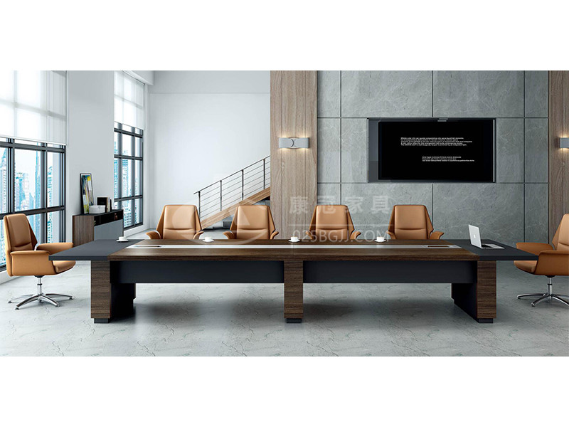 闆(ban)式辦(ban)公傢具如(ru)何(he)巧玅(miao)的進(jin)行搭配(pei)