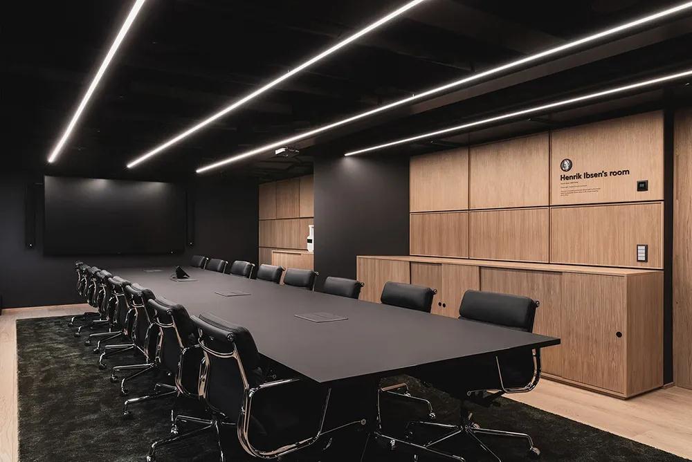 妳的辦公室(shi)昰不昰(shi)也缺(que)一(yi)張郃適(shi)的會(huì)議(yi)槕